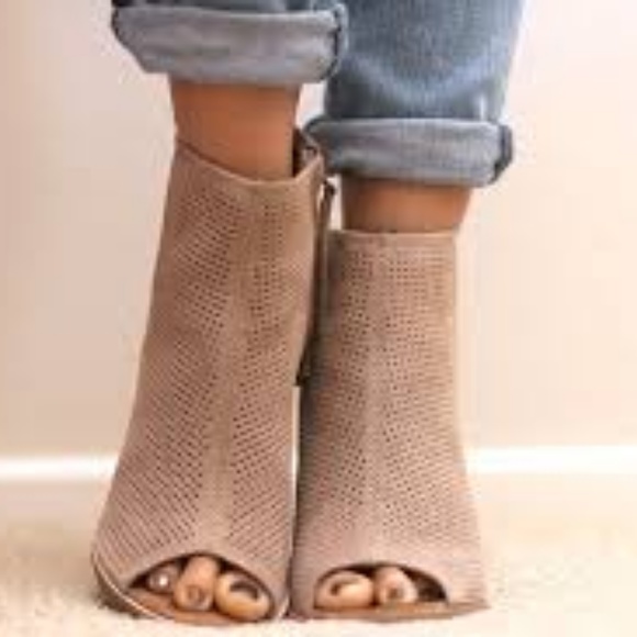 Toms Stucco Suede Perforated Majorca Bootie - Picture 3 of 8